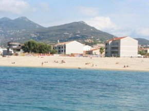 Гостиница Hôtel Beach  Проприано